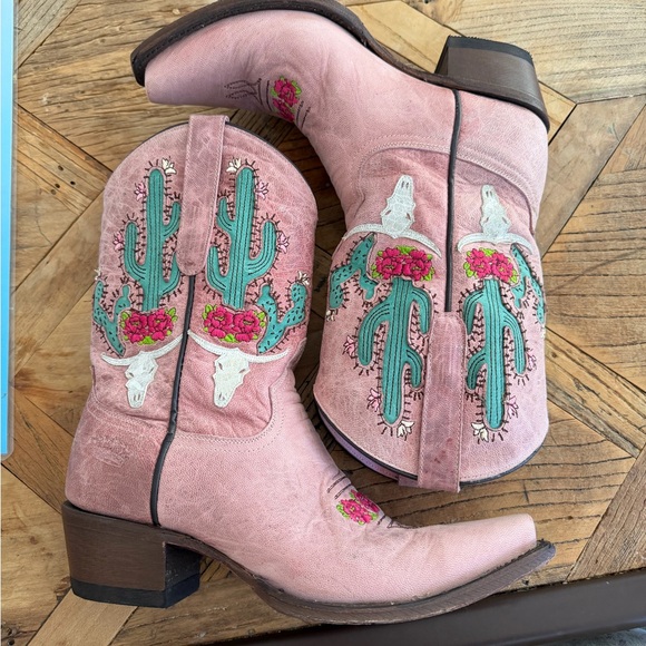 Junk Gypsy Pink Embroidered Western Cowboy Boots - Picture 6 of 6